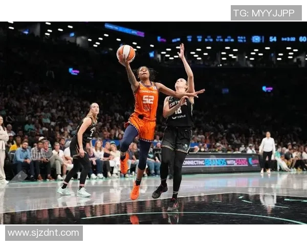 康涅狄克太阳与芝加哥天空的精彩对决揭示WNBA季后赛新局势