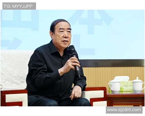 周磊畅谈英雄联盟发展历程与个人成长的心路历程