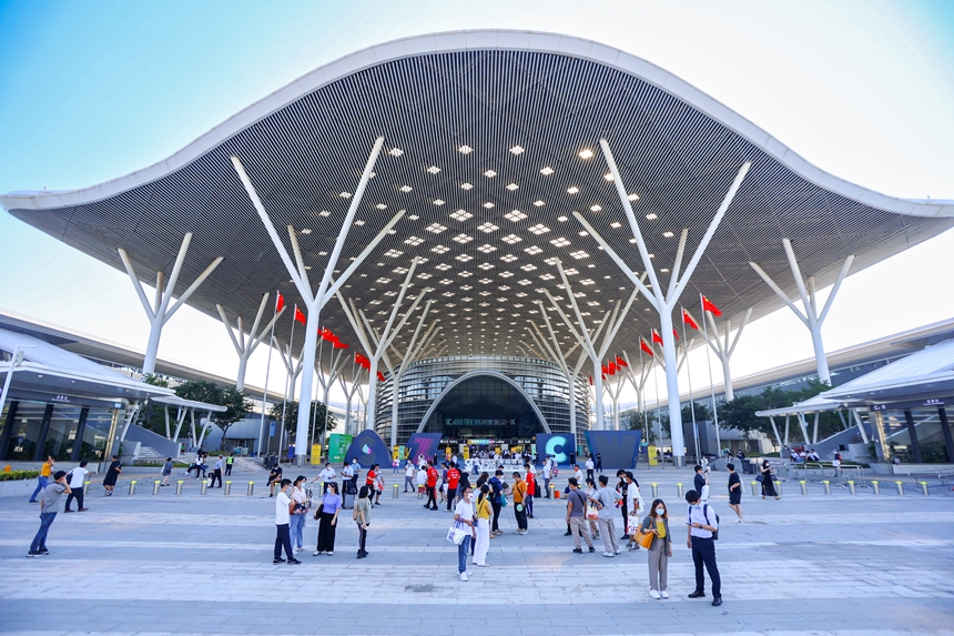 PG电子“时髦家居深圳引领”之一：为家具行业建立标杆