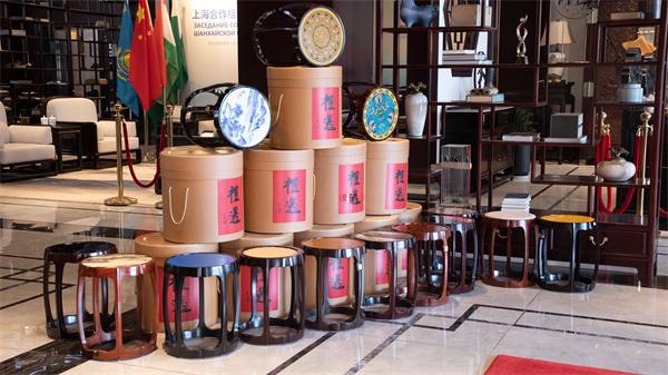 PG电子官方网中式原木束装品牌明堂家居匠造红木佳构抖擞品牌力气(图4)
